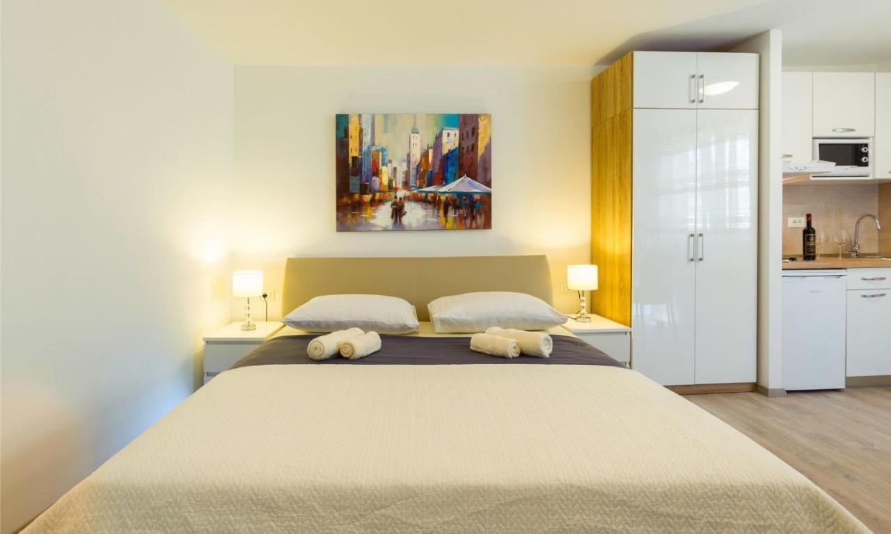 & Libar Apartment
