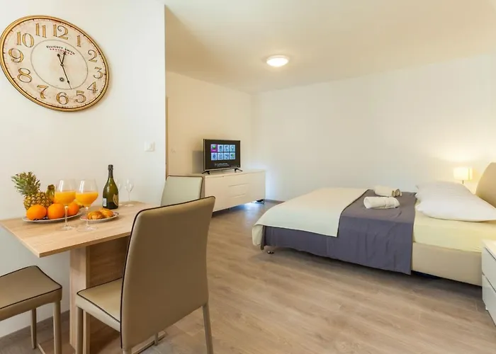 Apartments & Room Libar