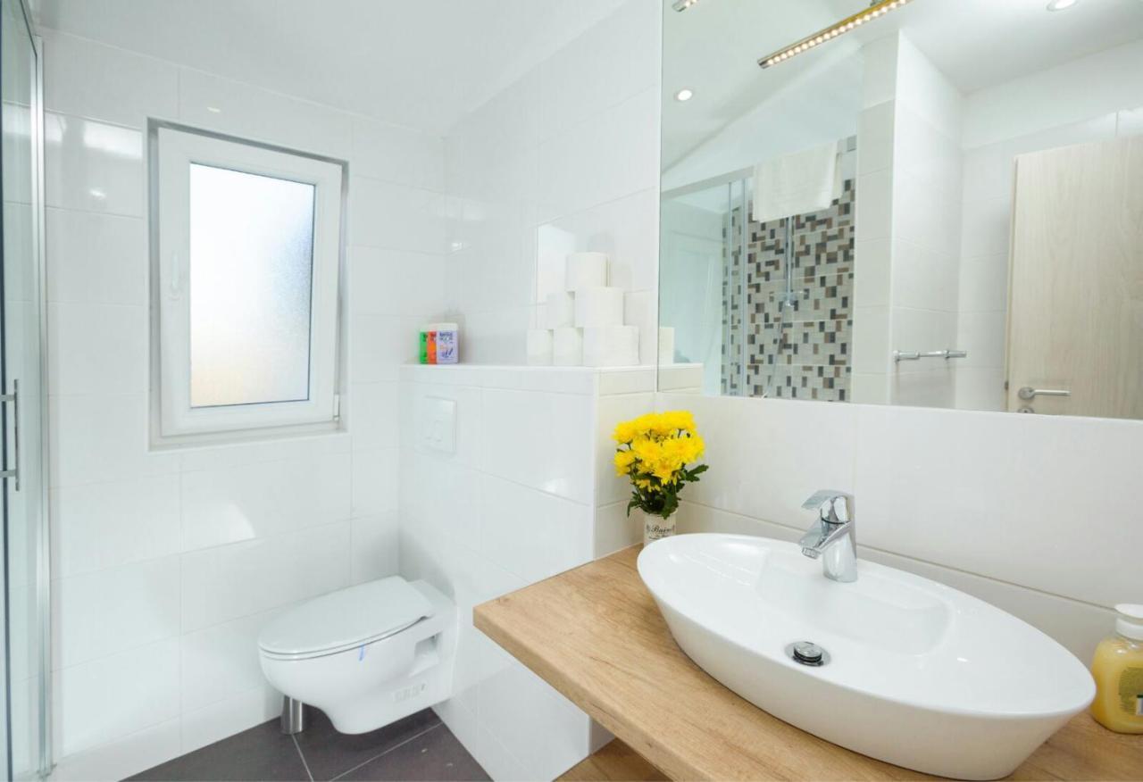 Appartement & Libar *